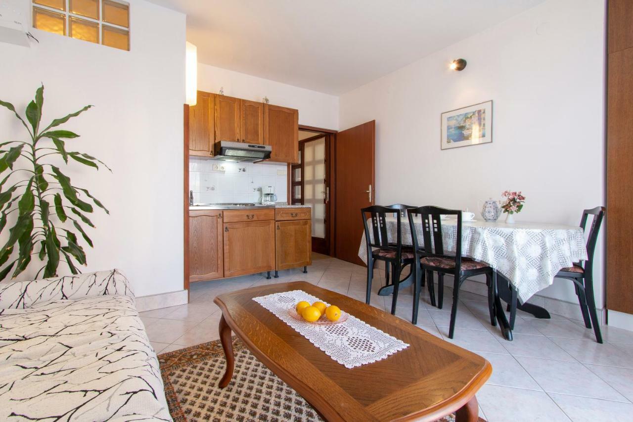 Irena'S Place A1 Rovigno Esterno foto